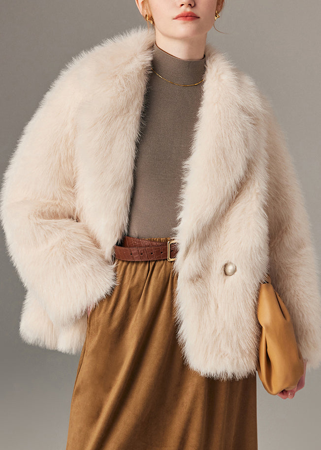 Beautifully Finished Coat in a Timeless Design