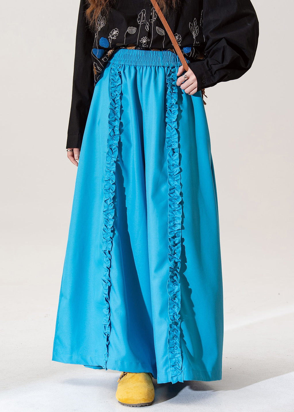 Elegantly Styled Pants for Everyday Wear