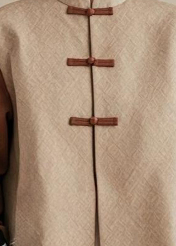 Beautifully Finished Coat in a Timeless Design