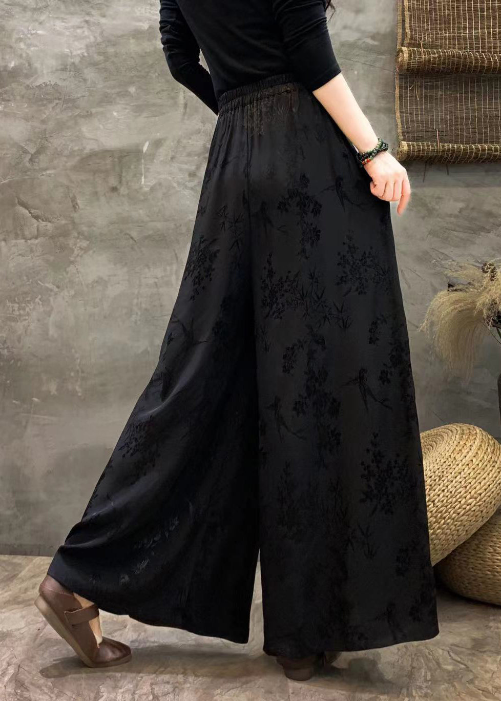 Elegantly Styled Pants for Everyday Wear