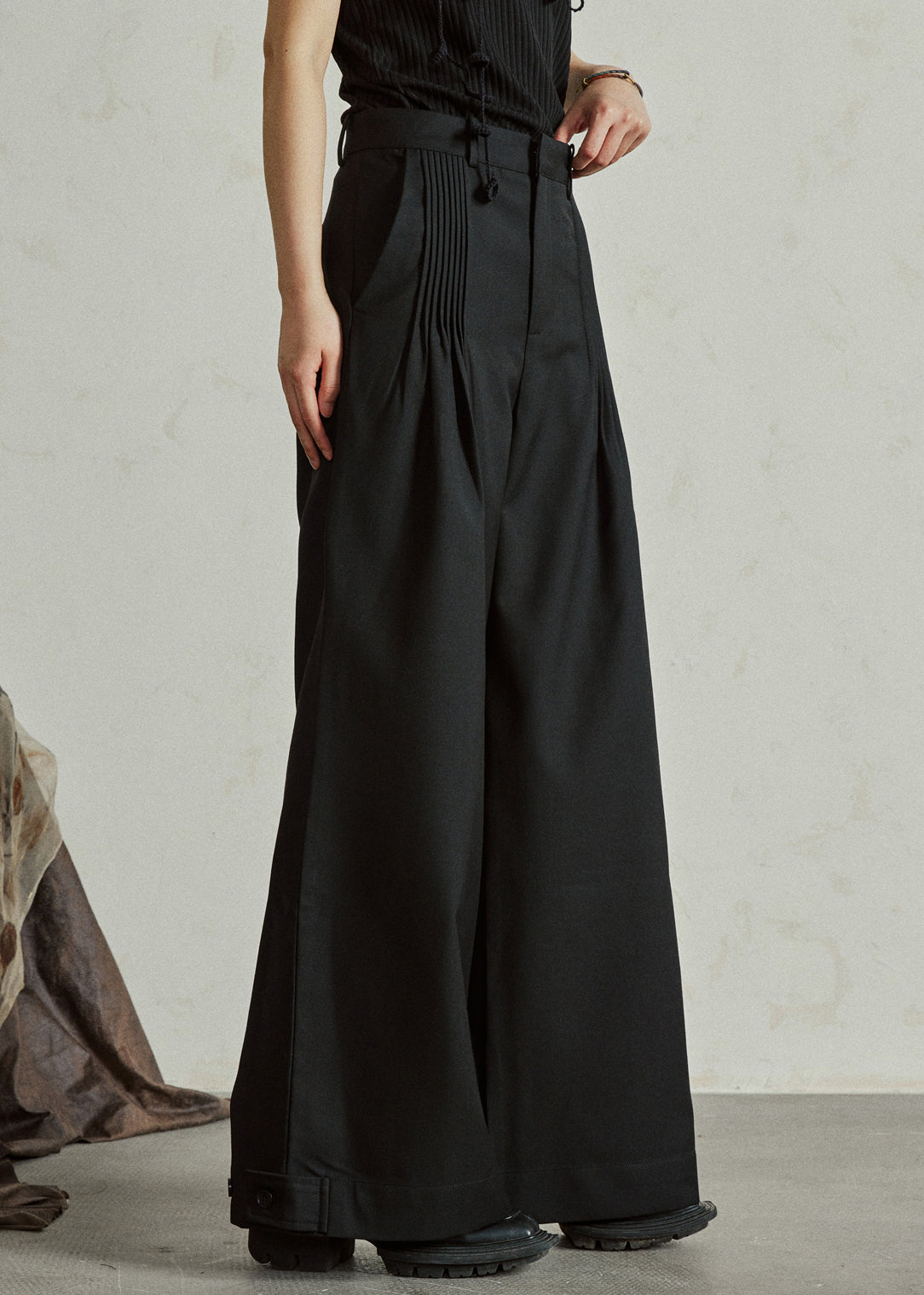 Elegantly Styled Pants for Everyday Wear