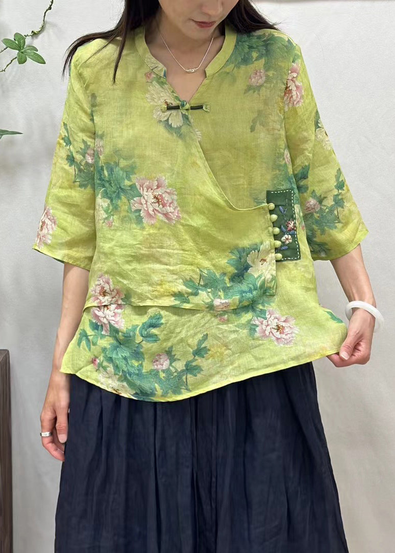 Classic Vintage Shirt with a Flattering Fit