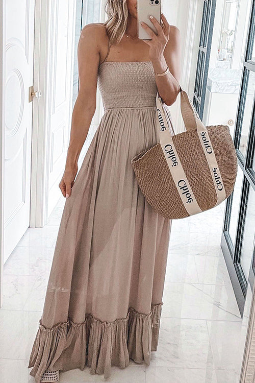 Effortlessly Elegant Dress with a Timeless Design