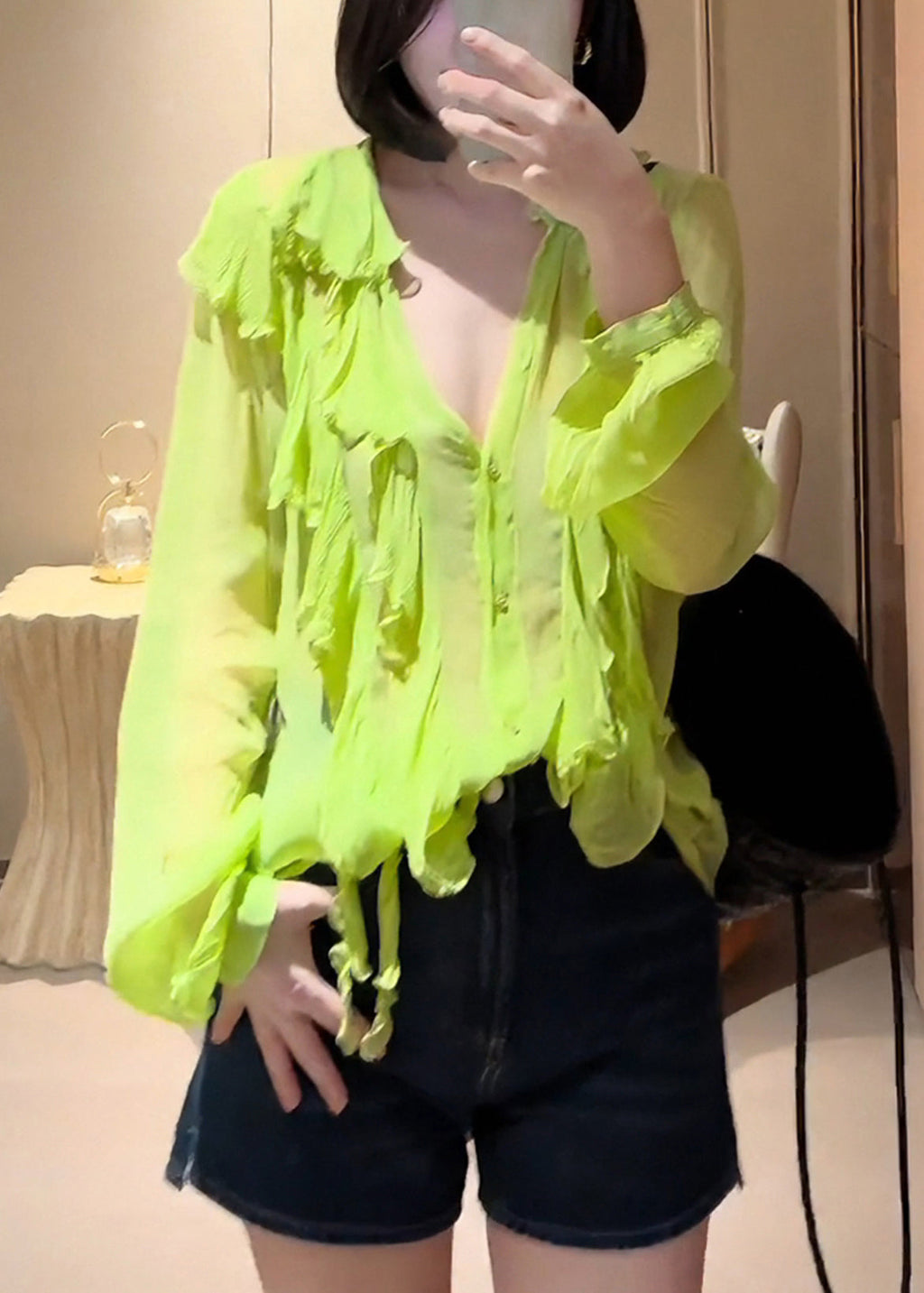 Beautifully Finished Top in a Timeless Design