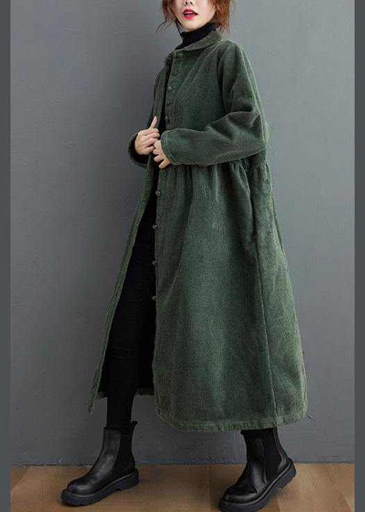 Well Tailored Coat with a Graceful Silhouette