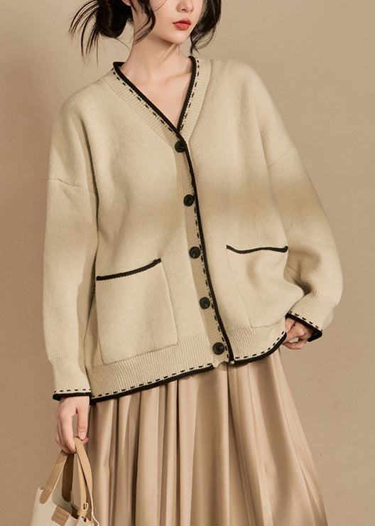 Effortlessly Elegant Cardigan with a Timeless Design