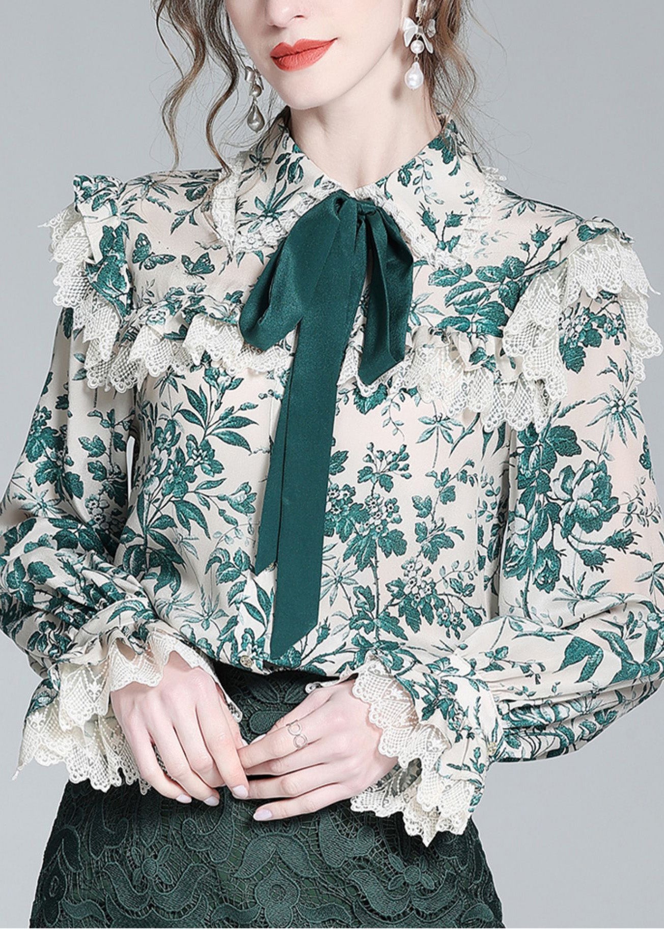 Well Tailored Shirt with a Graceful Silhouette