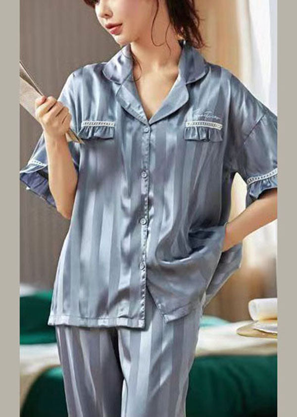 Casually Elegant Garment with a Refined Edge