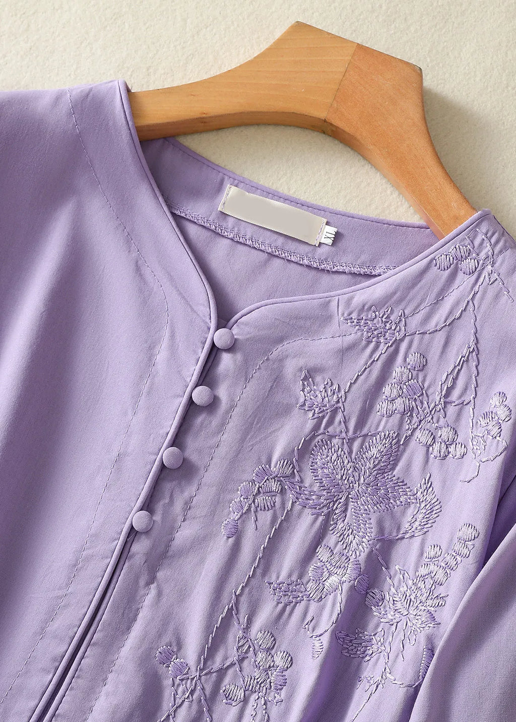 Beautifully Finished Dress in a Timeless Design