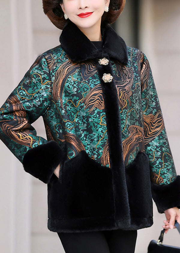 Well Tailored Coat with a Graceful Silhouette