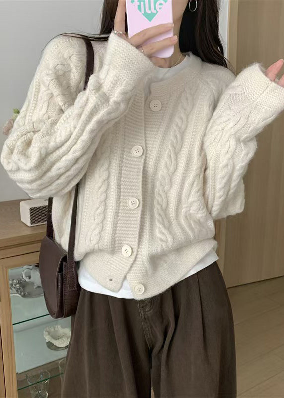 Elegantly Styled Coat for Everyday Wear