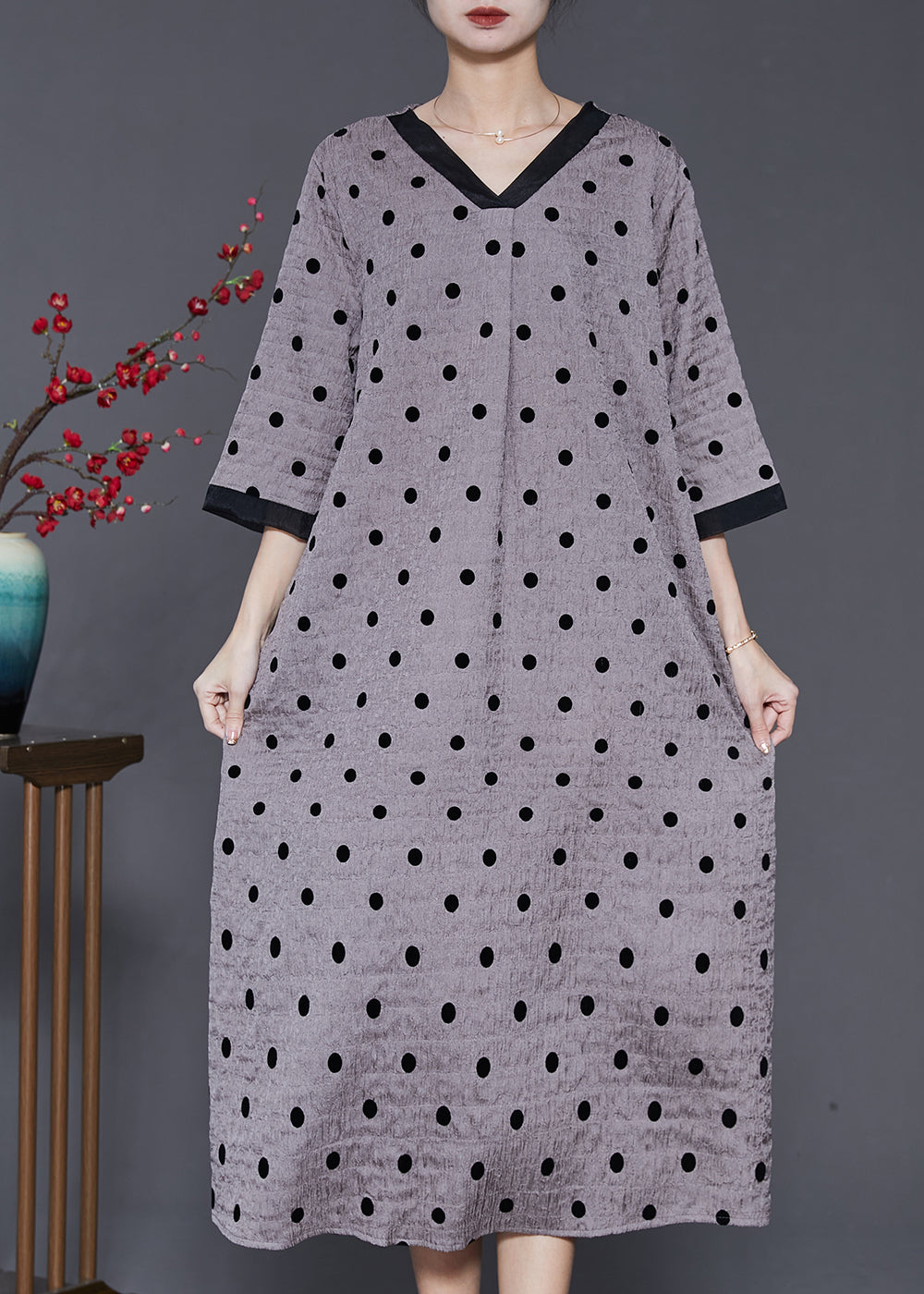 Beautifully Finished Dress in a Timeless Design