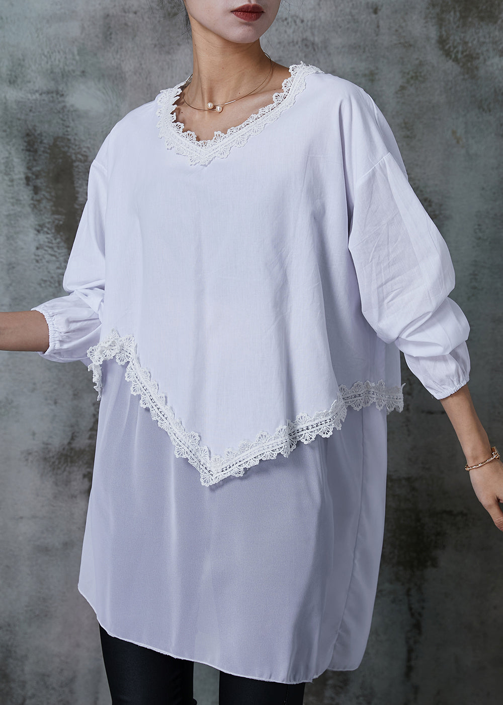 Well Tailored Blouse with a Graceful Silhouette