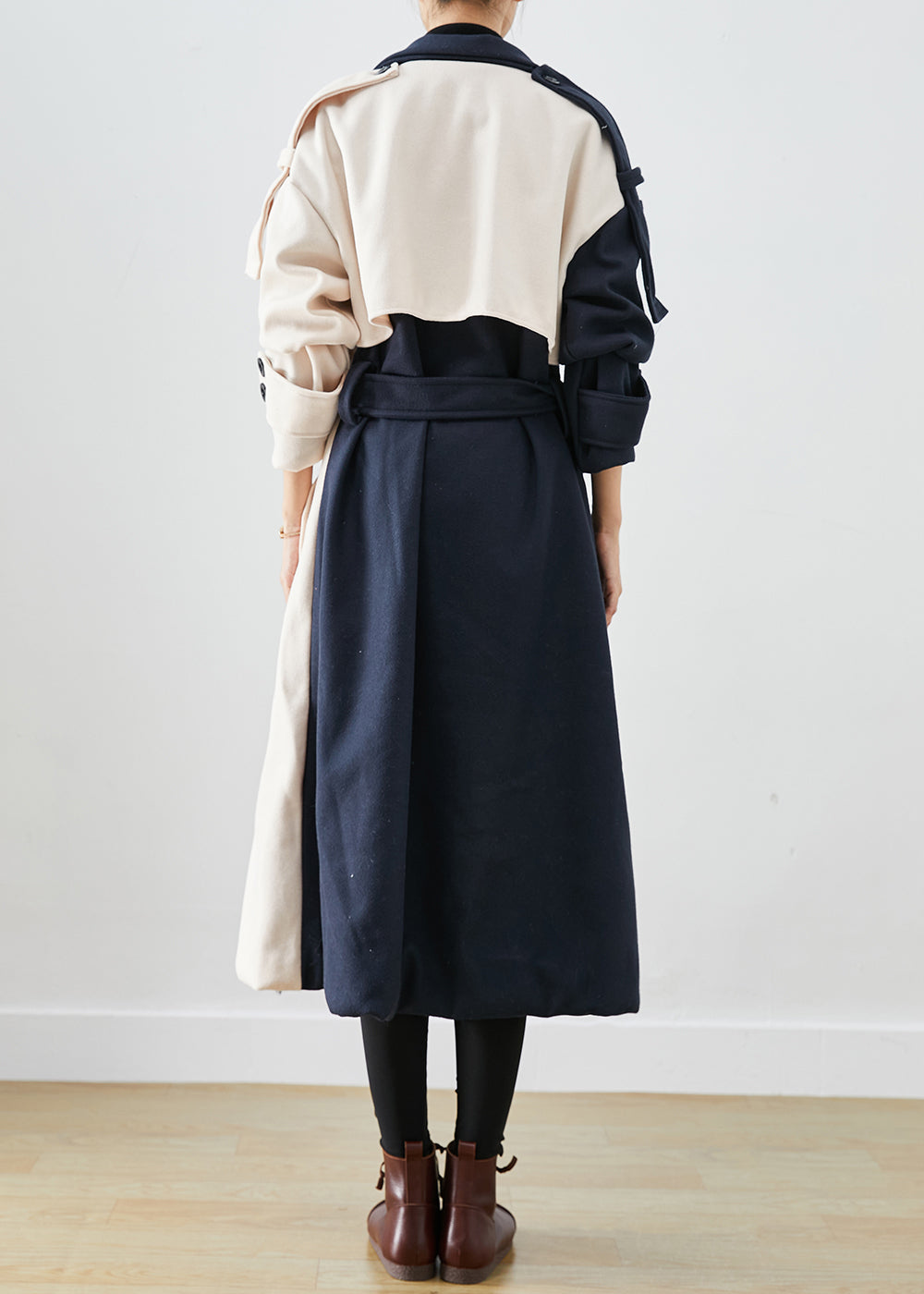Well Tailored Coat with a Graceful Silhouette