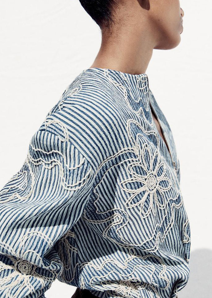 Well Tailored Coat with a Graceful Silhouette