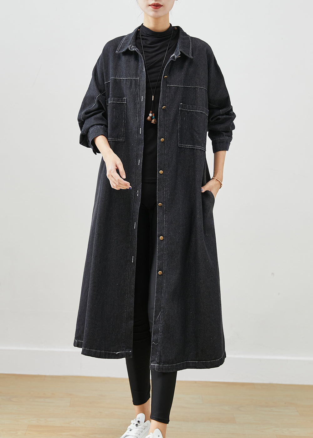 Well Tailored Coat with a Graceful Silhouette