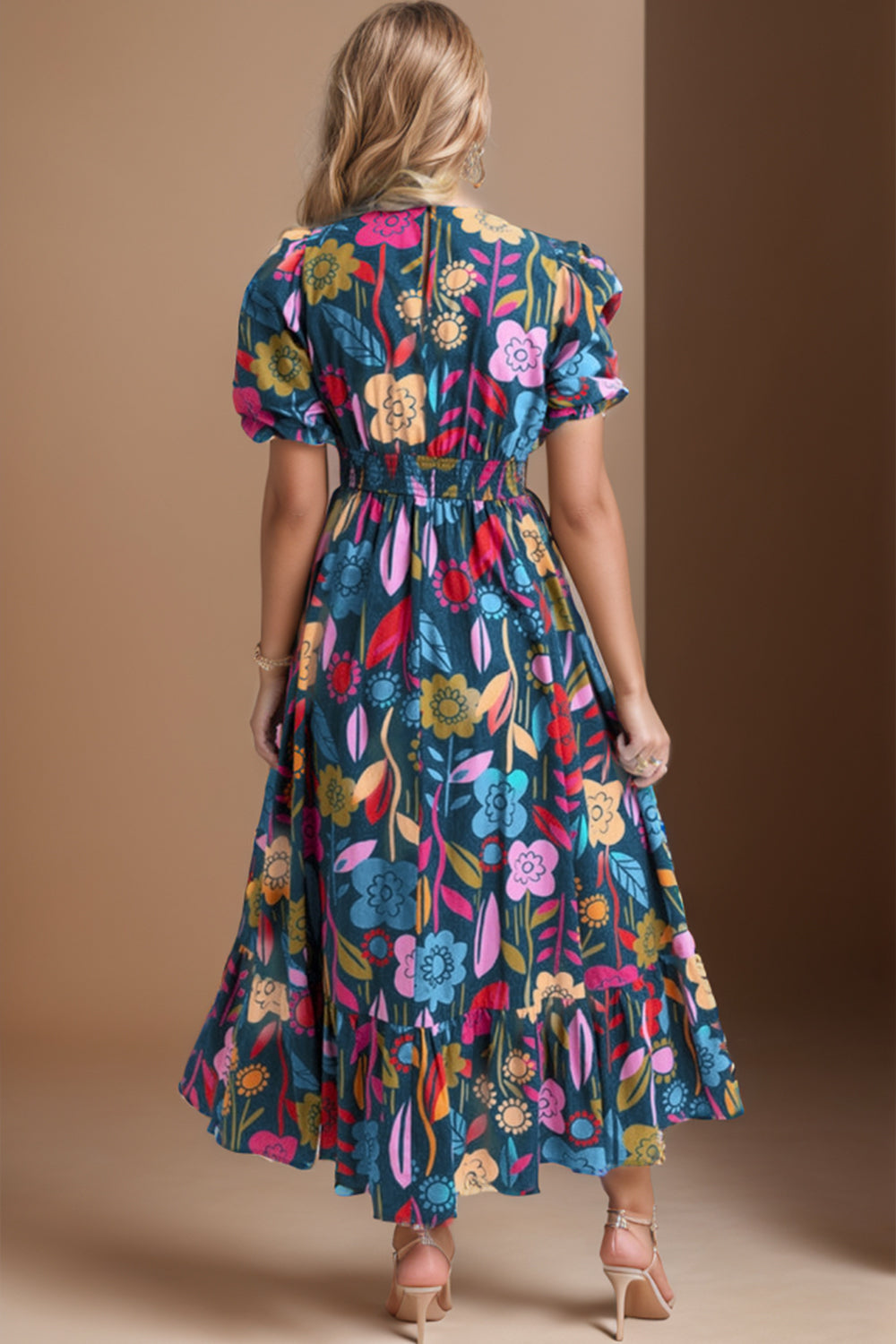Well Tailored Dress with a Graceful Silhouette