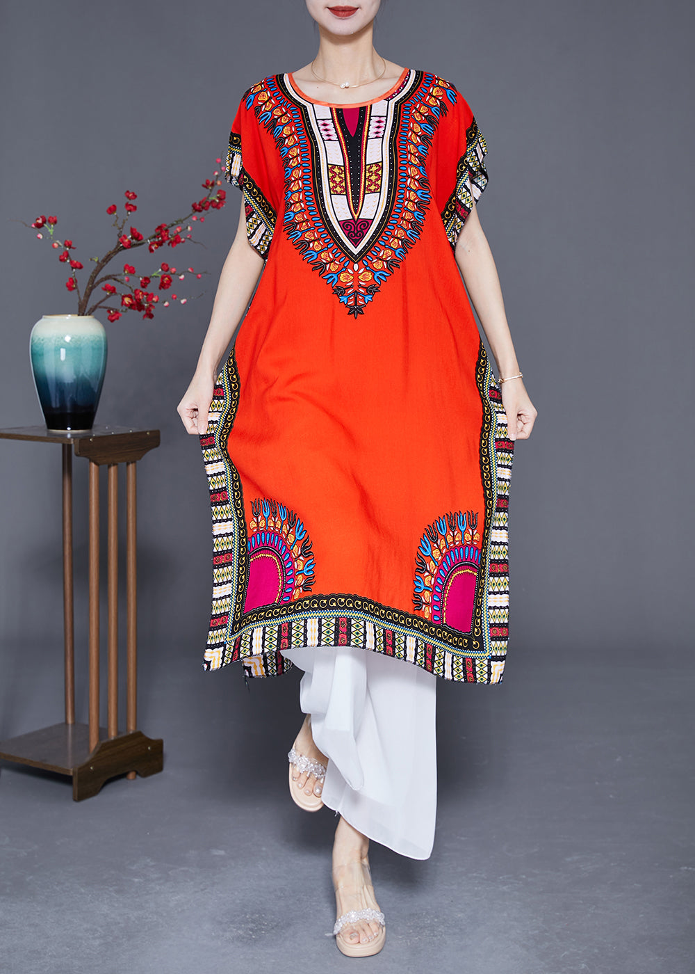 Beautifully Finished Dress in a Timeless Design