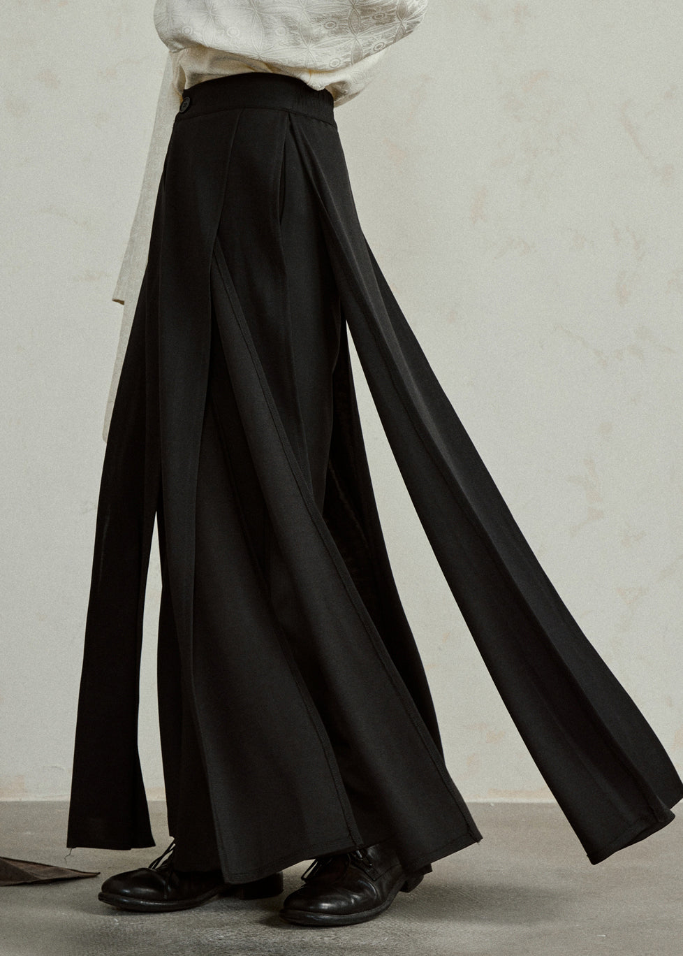 Classic Vintage Pants with a Flattering Fit
