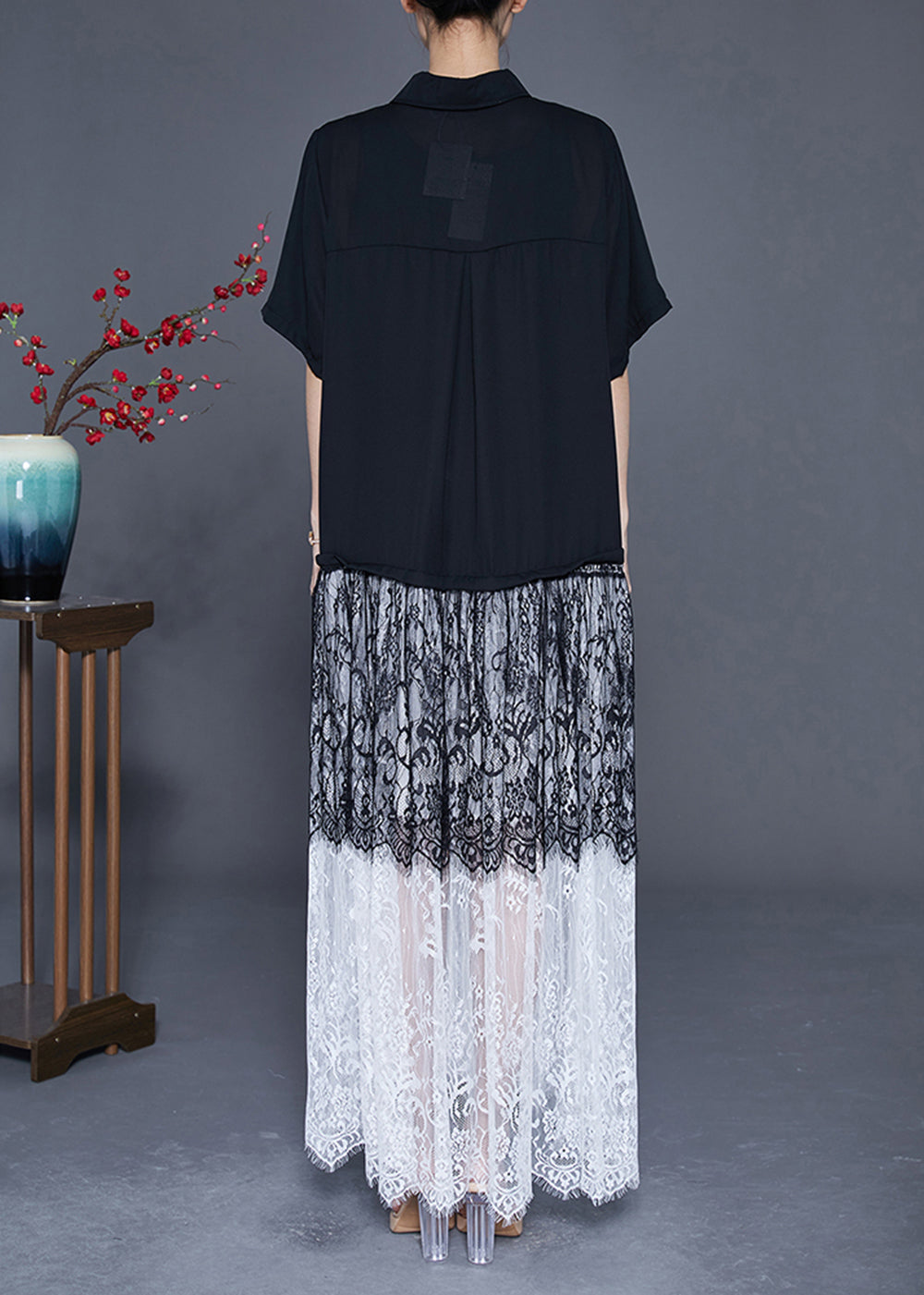 Beautifully Finished Dress in a Timeless Design