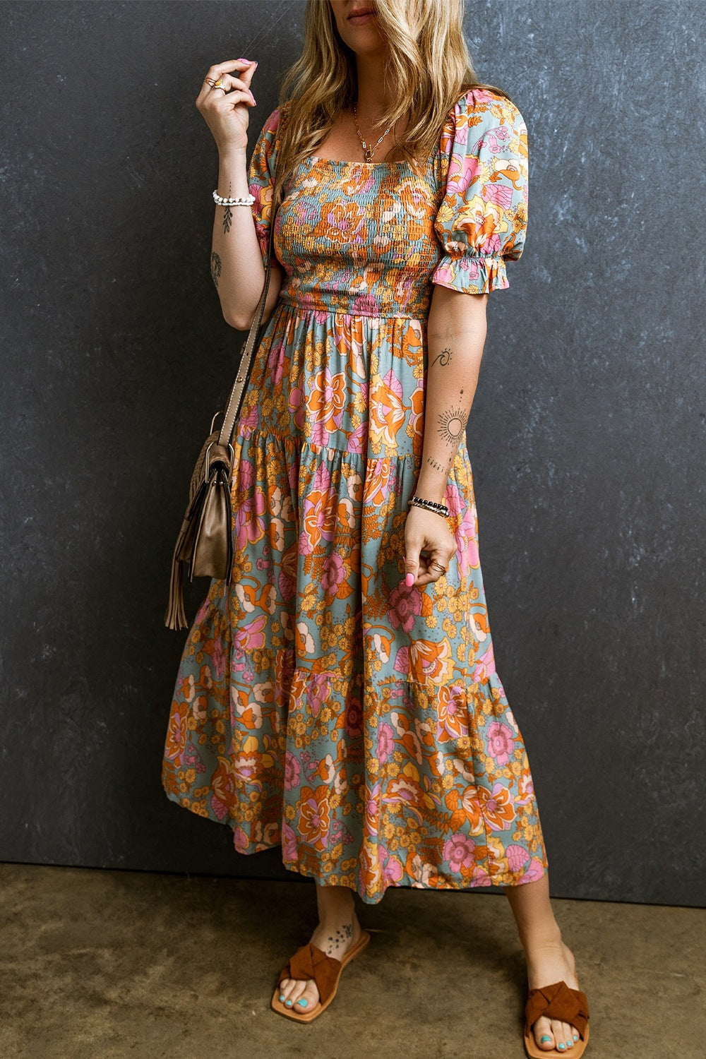 Effortlessly Elegant Dress with a Timeless Design