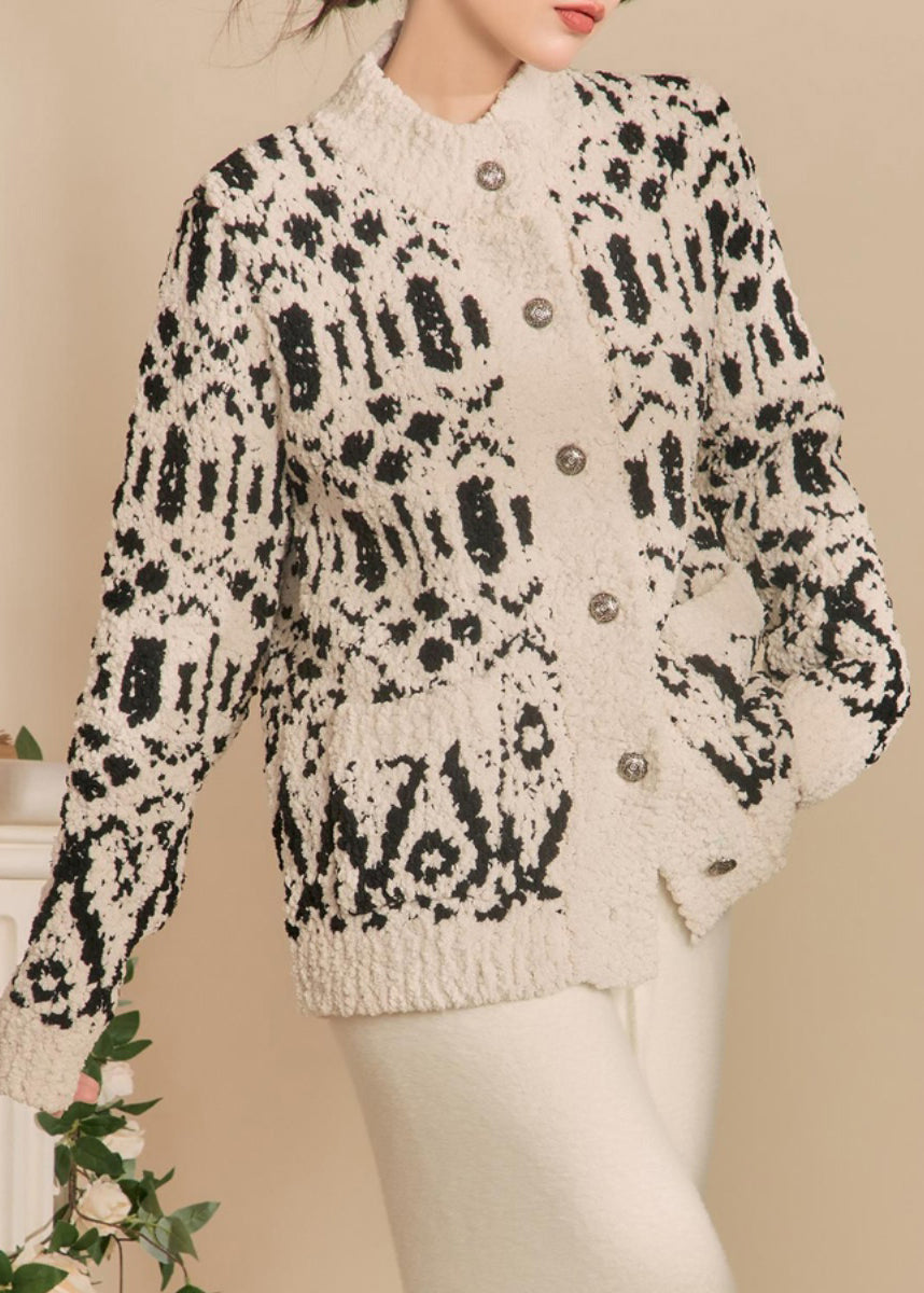 Elegantly Styled Cardigan for Everyday Wear
