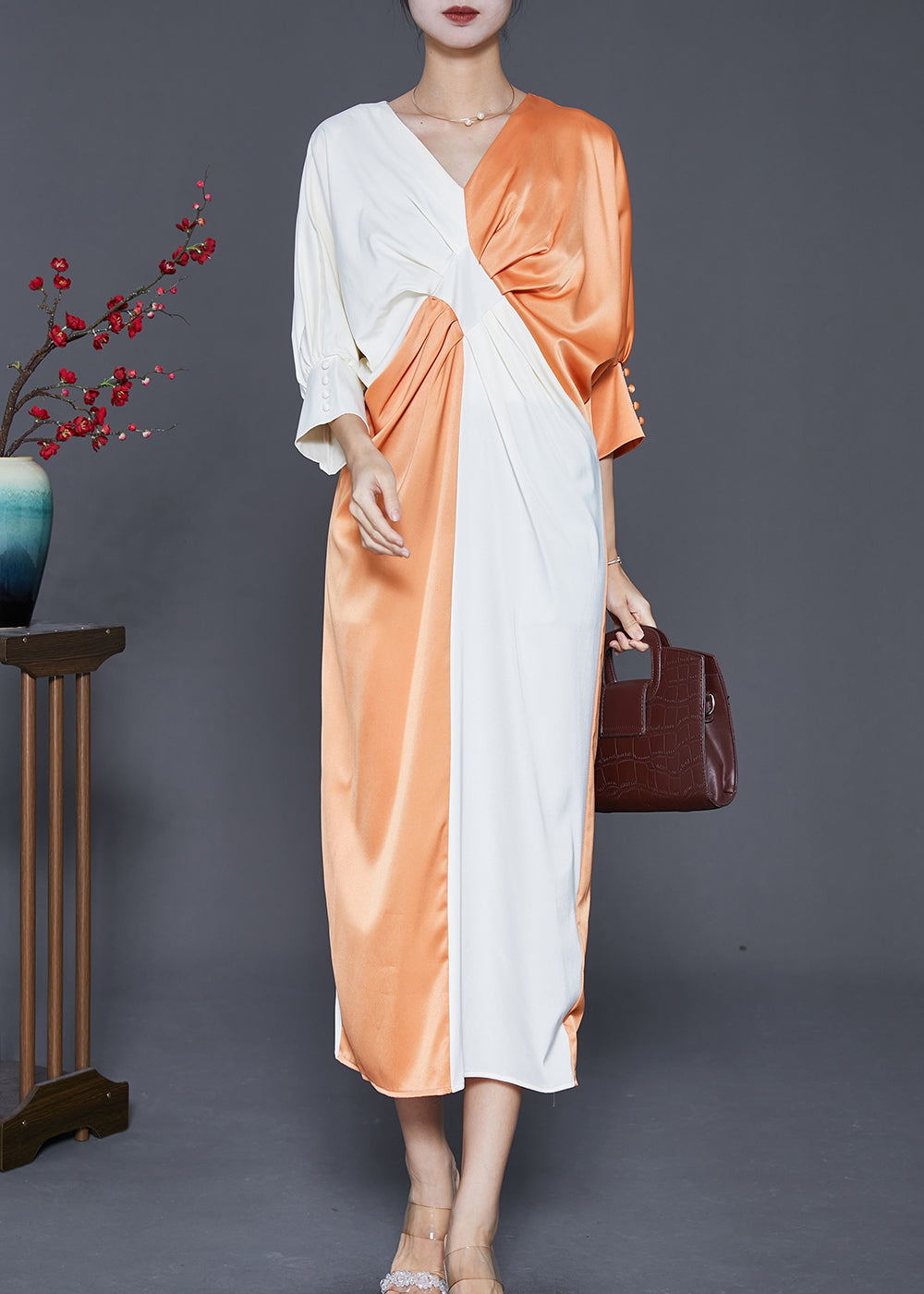 Effortlessly Elegant Dress with a Timeless Design