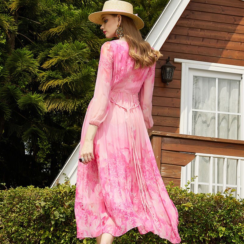 Beautifully Crafted Dress in a Classic Style