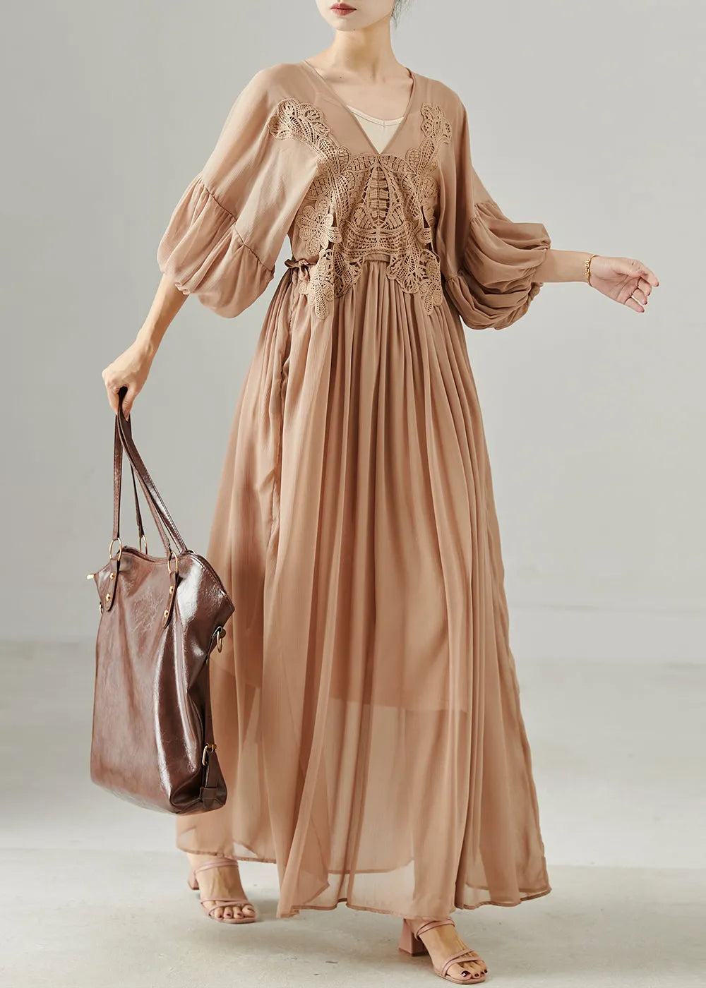 Well Tailored Dress with a Graceful Silhouette