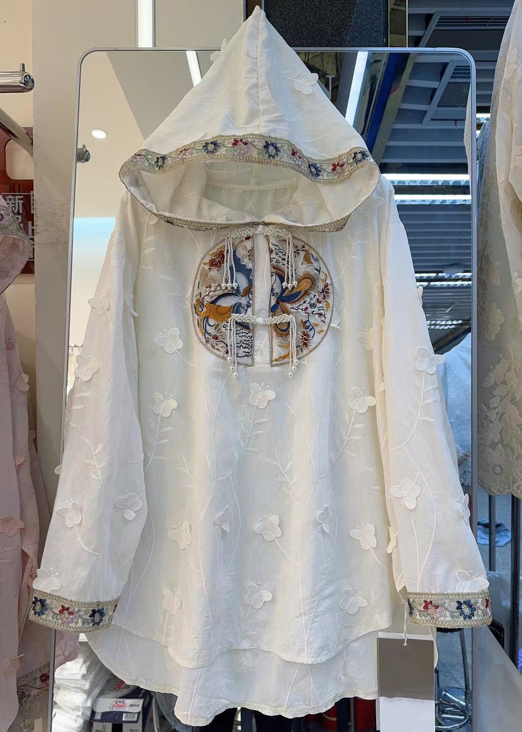 Beautifully Finished Top in a Timeless Design