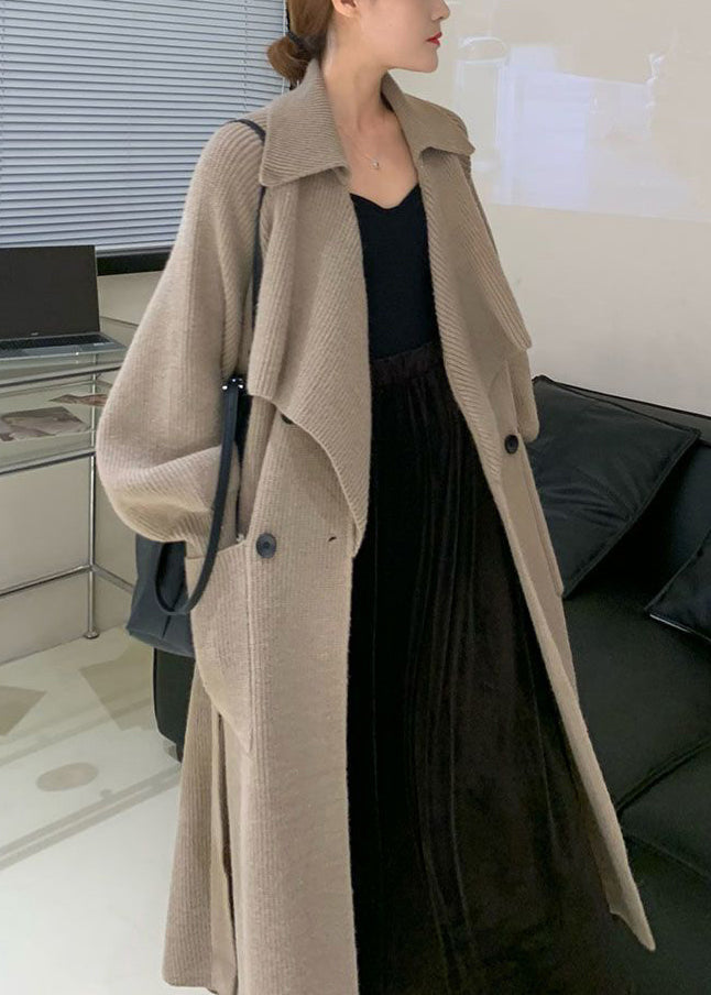 Classic Vintage Coat with a Flattering Fit