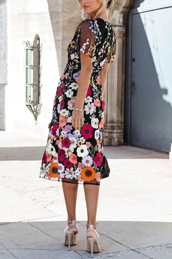 Effortlessly Elegant Dress with a Timeless Design
