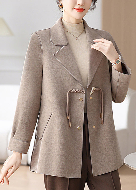 Well Tailored Coat with a Graceful Silhouette