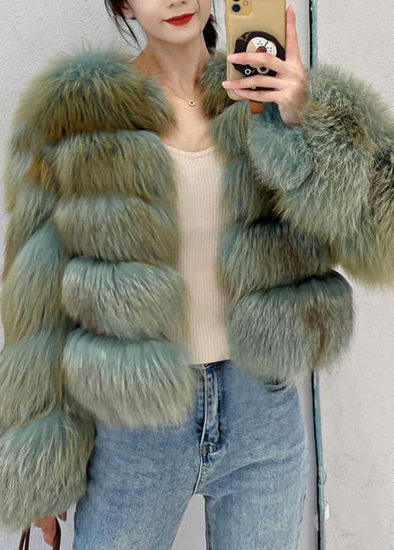 Well Tailored Coat with a Graceful Silhouette