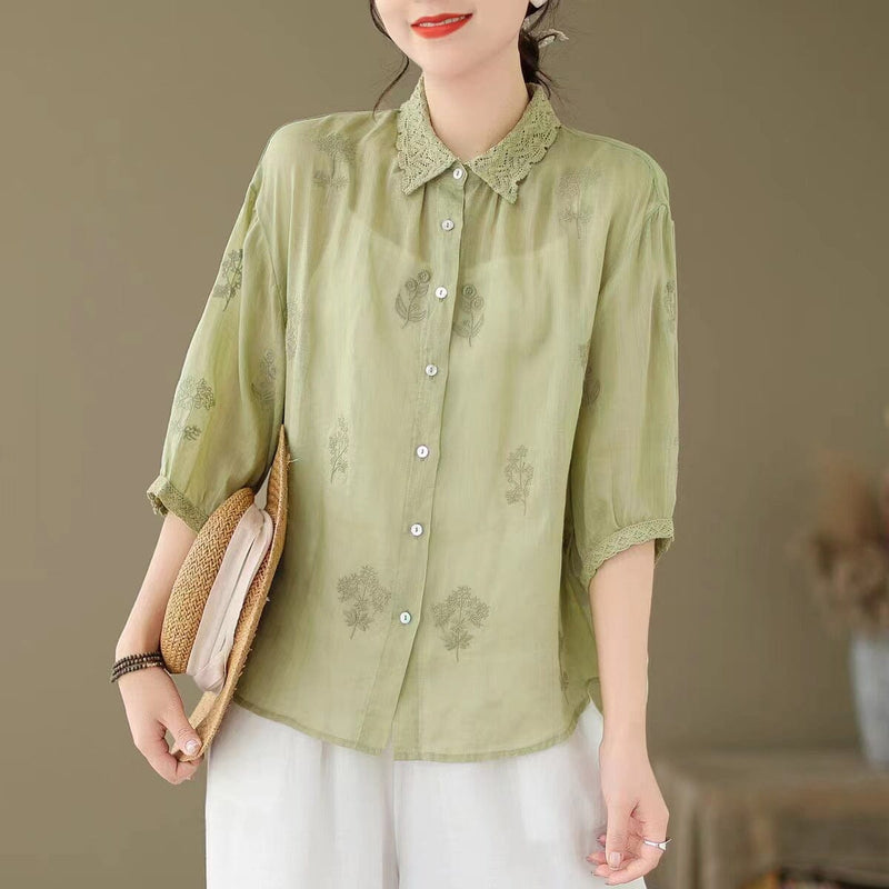 Beautifully Crafted Blouse in a Classic Style