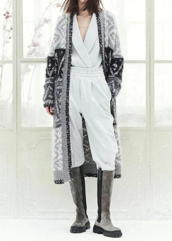 Effortlessly Elegant Cardigan with a Timeless Design
