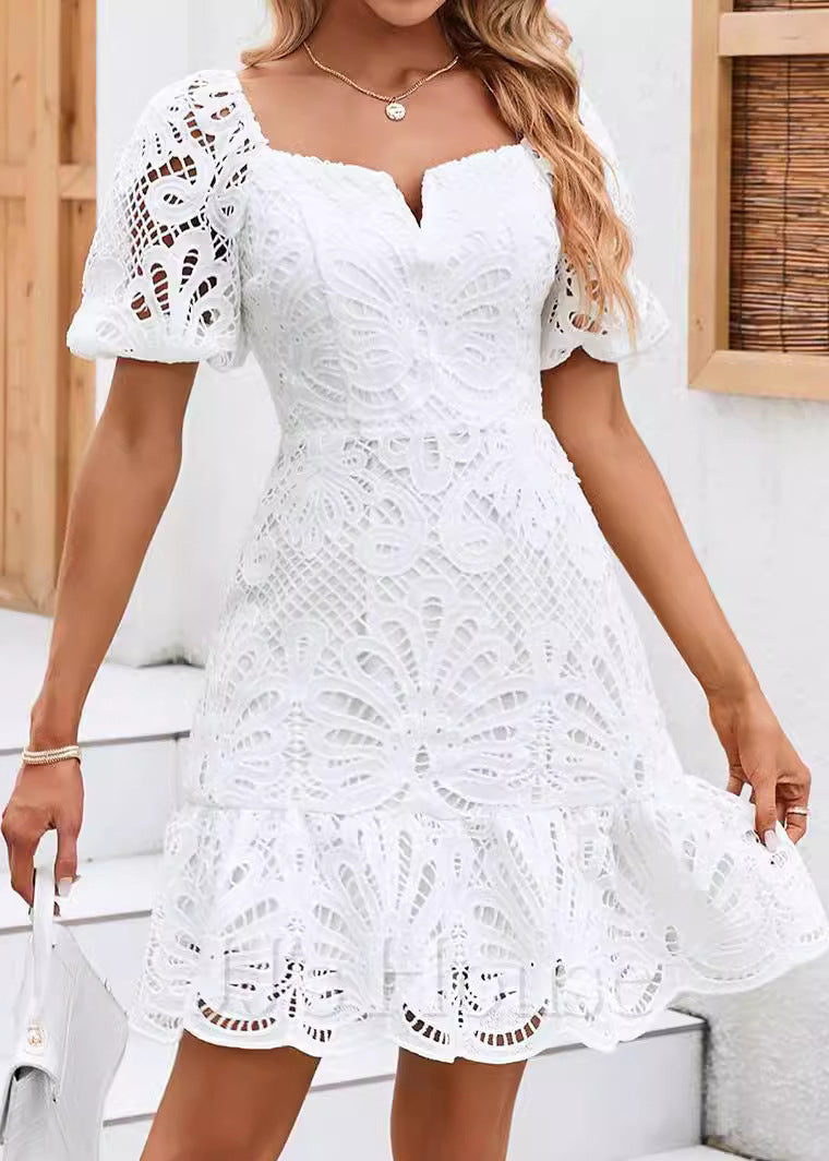 Effortlessly Elegant Dress with a Timeless Design