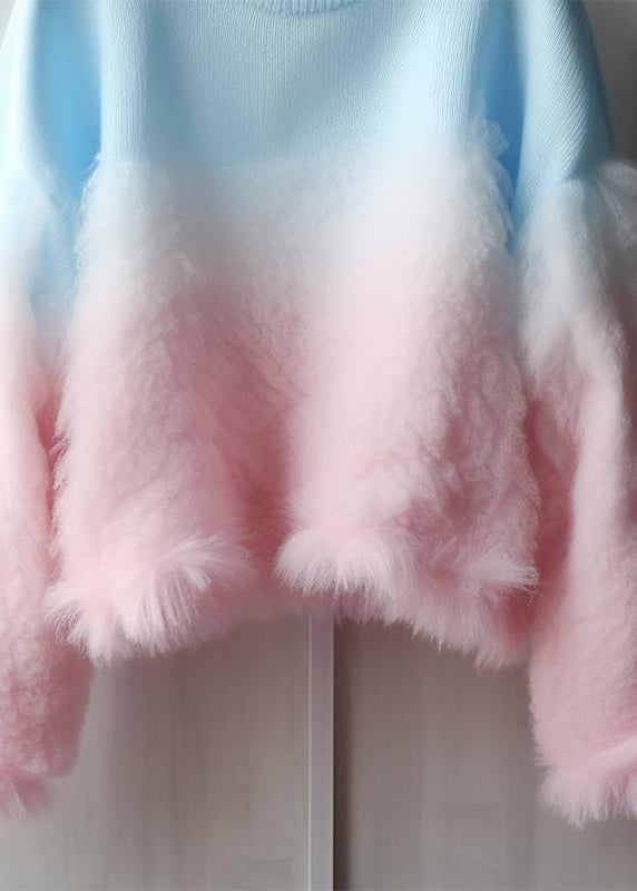 Well Tailored Sweater with a Graceful Silhouette
