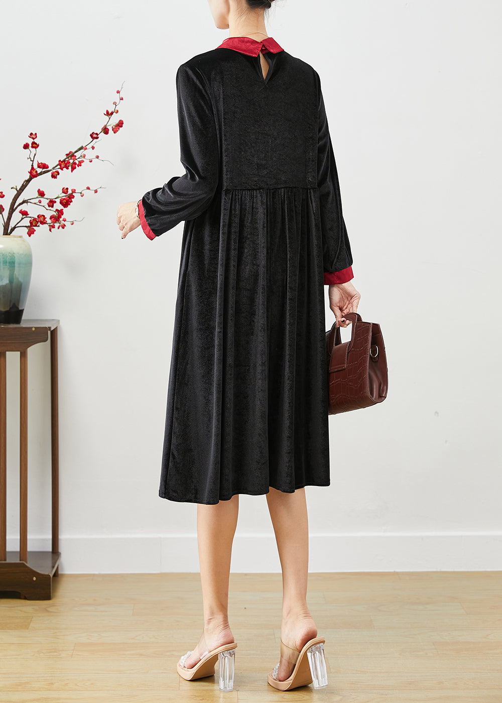 Gracefully Styled Dress for Any Occasion