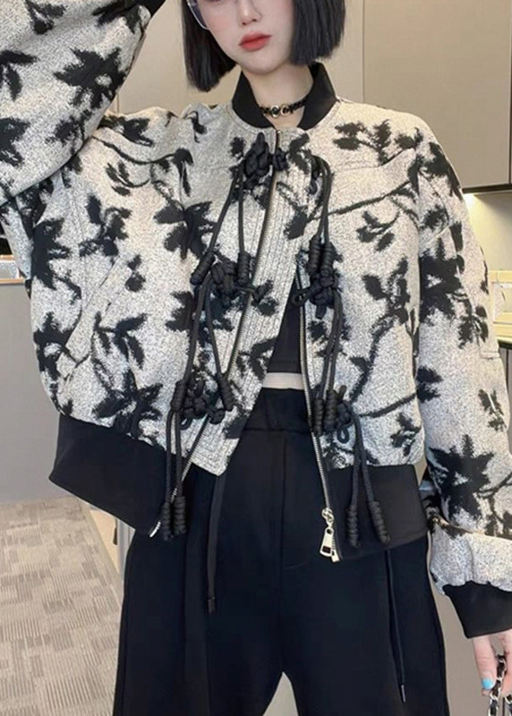 Well Tailored Coat with a Graceful Silhouette