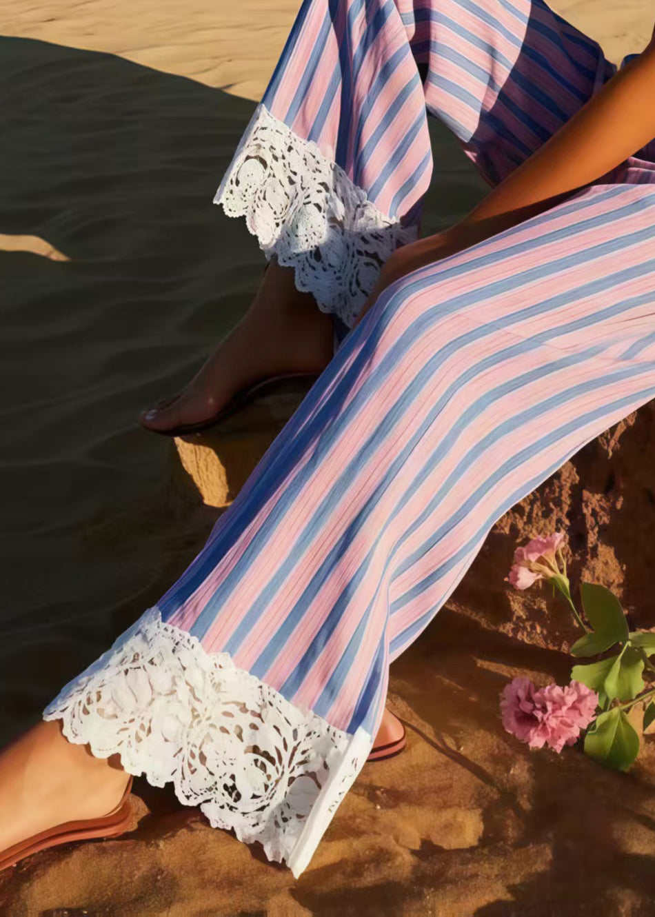 Effortlessly Elegant Pants with a Timeless Design