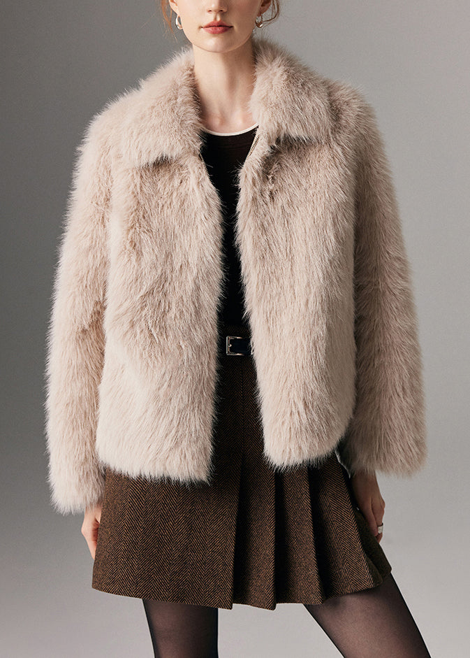 Effortlessly Elegant Coat with a Timeless Design