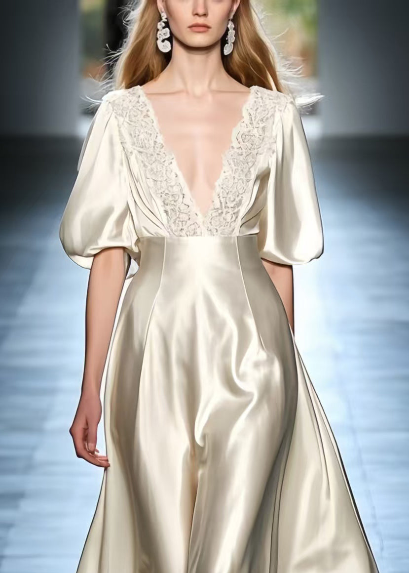 Effortlessly Elegant Dress with a Timeless Design