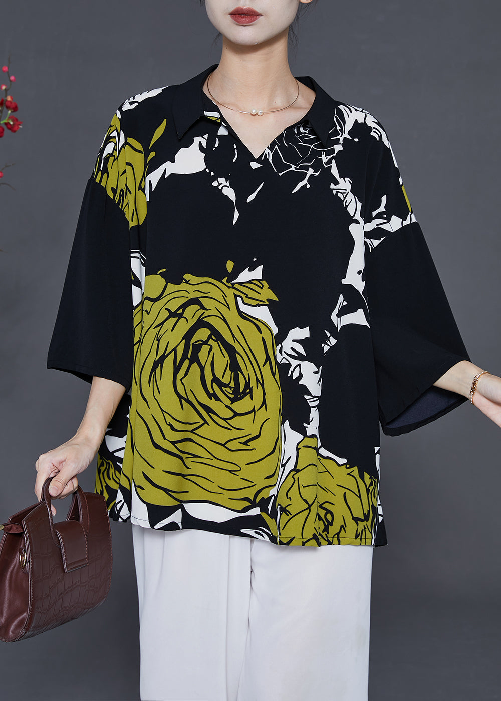 Sophisticated Blouse with a Clean Classic Look