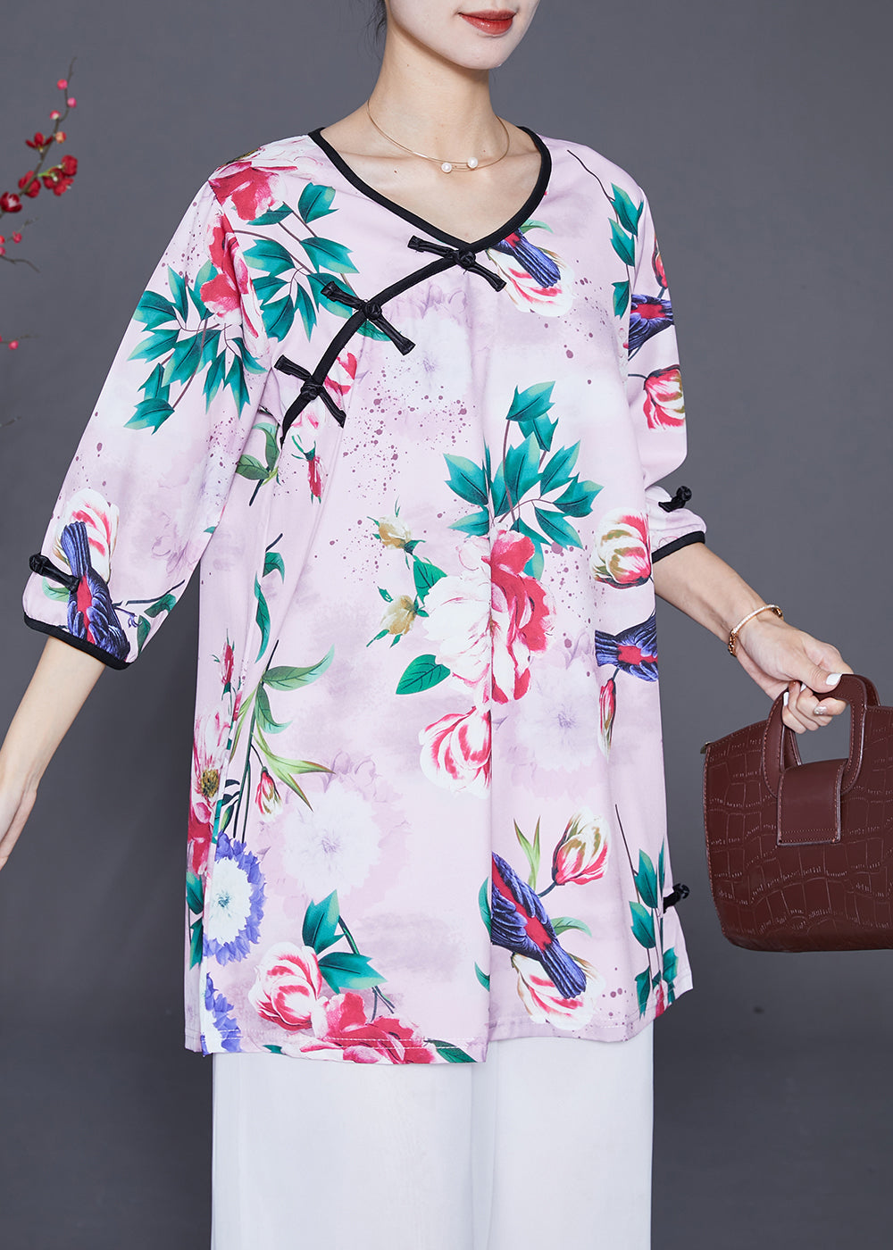 Sophisticated Blouse with a Clean Classic Look