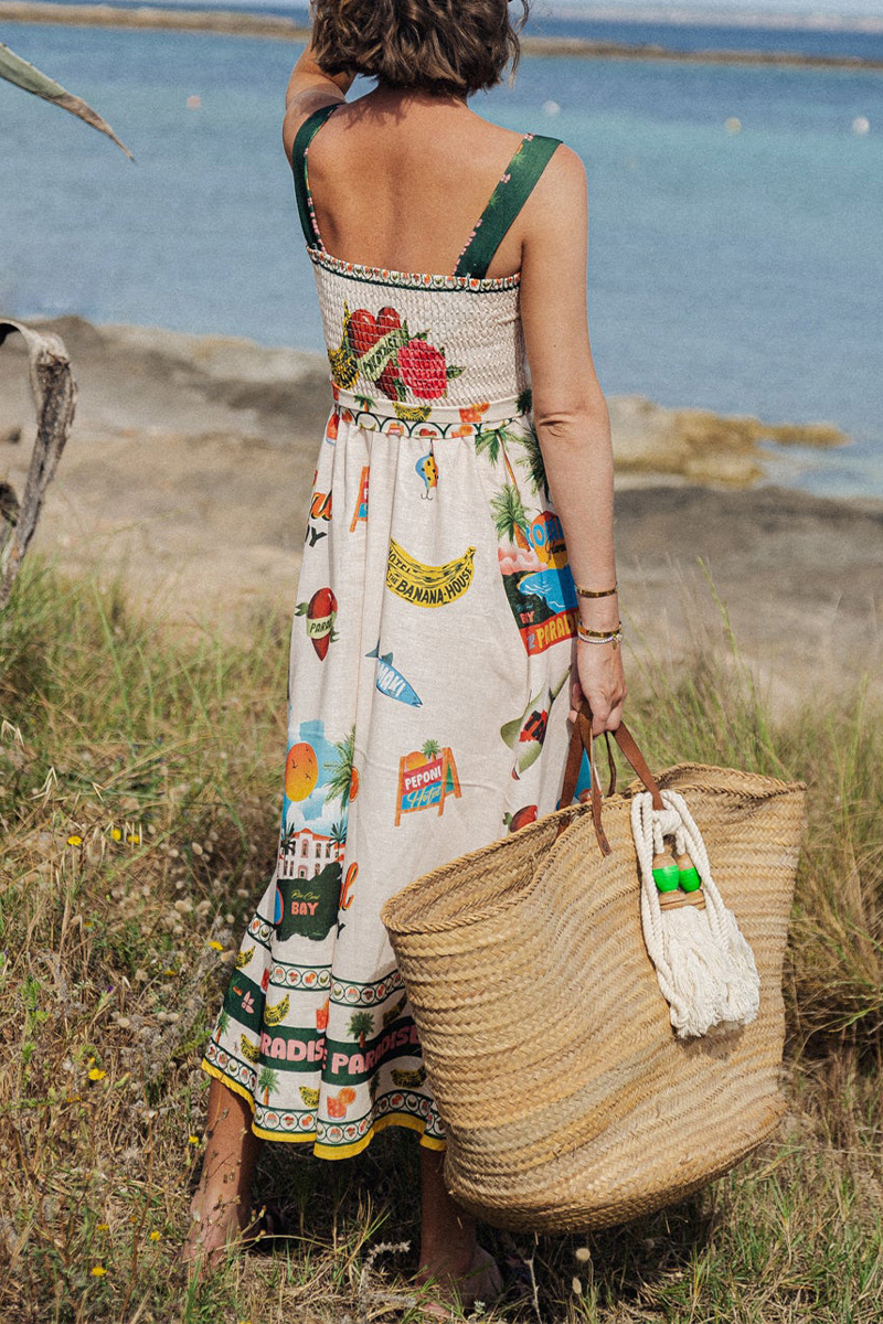 Beautifully Finished Dress in a Timeless Design