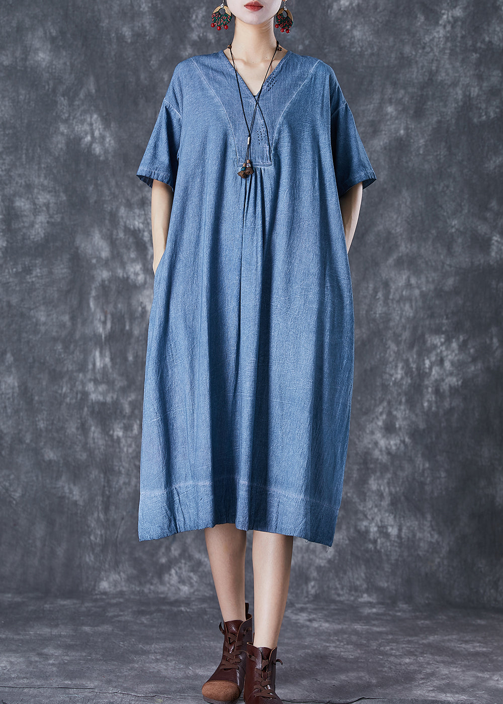 Well Tailored Dress with a Graceful Silhouette