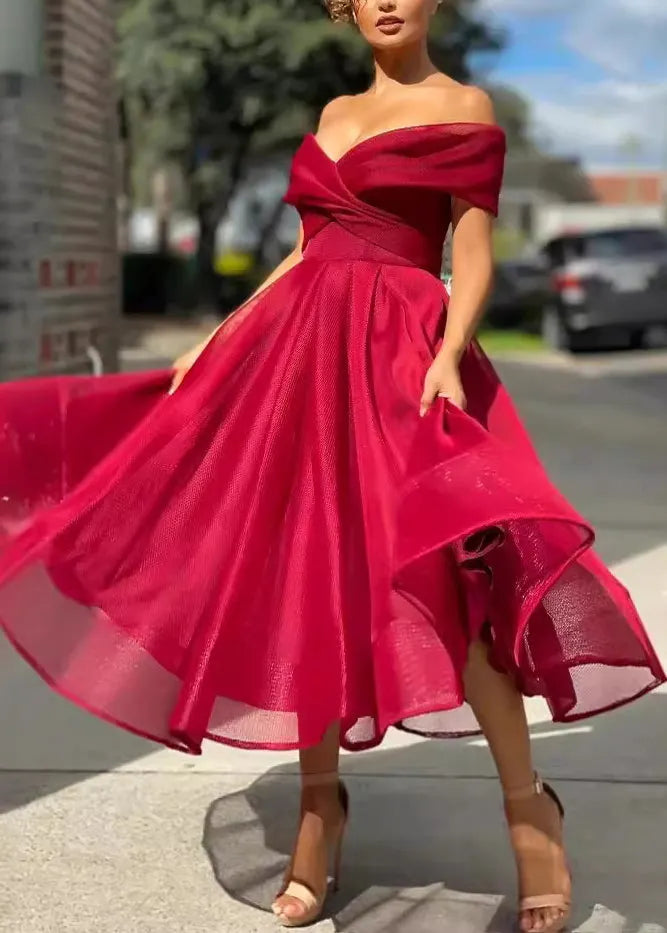 Well Tailored Dress with a Graceful Silhouette