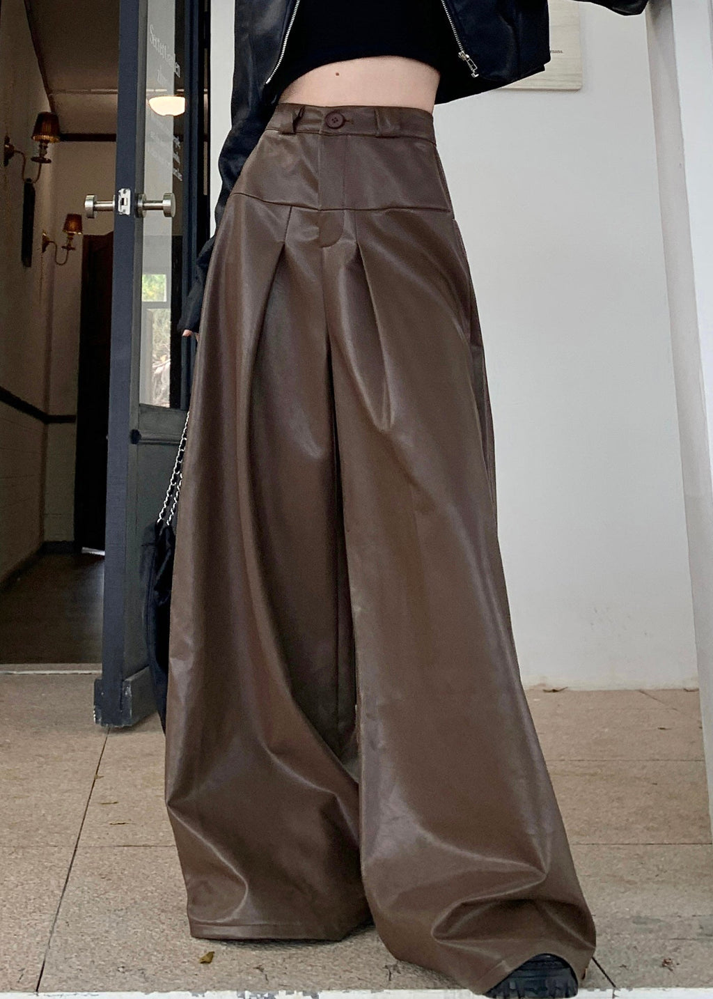 Sophisticated Pants with a Clean Classic Look