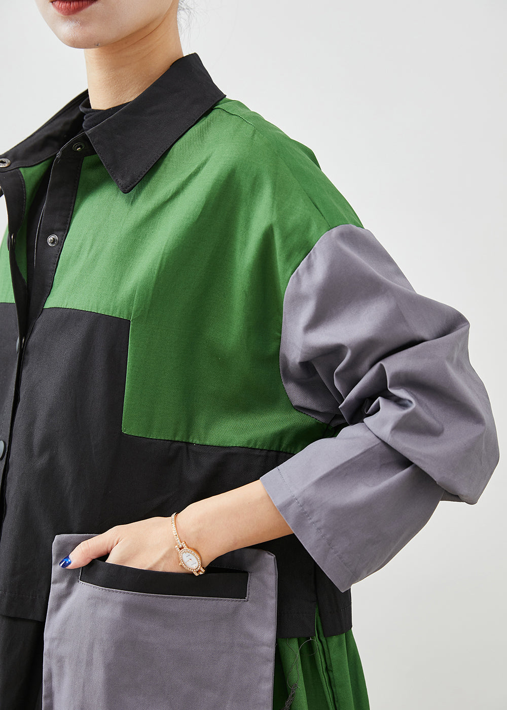 Well Tailored Coat with a Graceful Silhouette